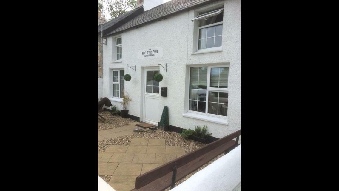 The Old Shop Villa Llandyfrydog Ngoại thất bức ảnh